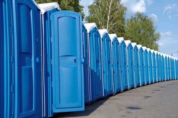 Porta potty rental for outdoor events in Higginsville, MO
